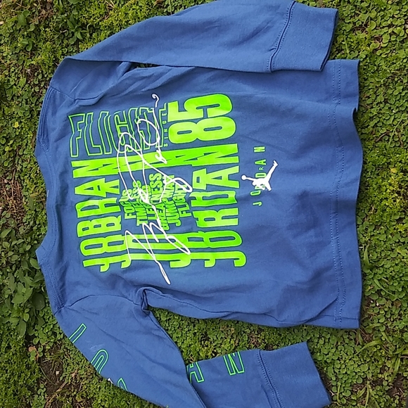 New Jordan long sleeve tee. - Picture 5 of 16
